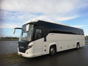 50 persoons touringcar